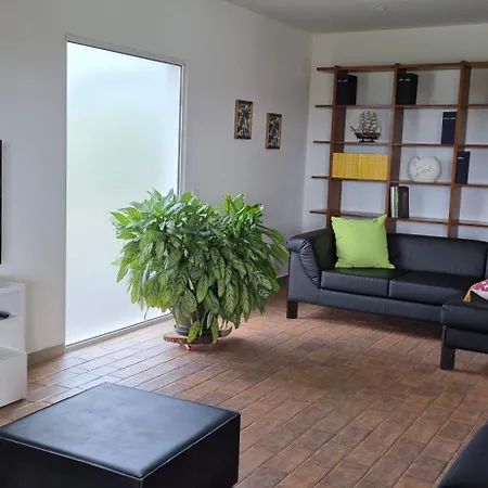 Casa Dos Verdes 2q * Ponta Delgada (Sao Miguel)